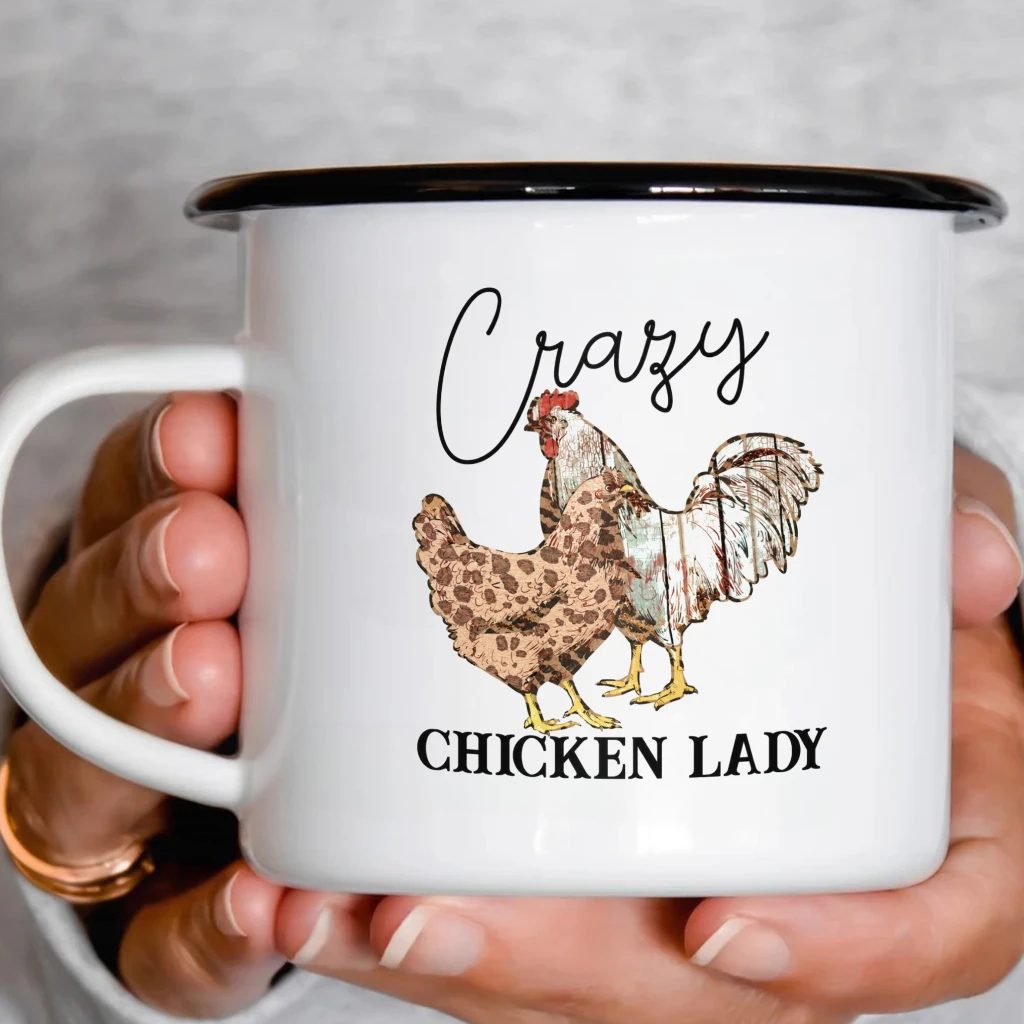 Smaltový plecháček - Crazy Chicken Lady