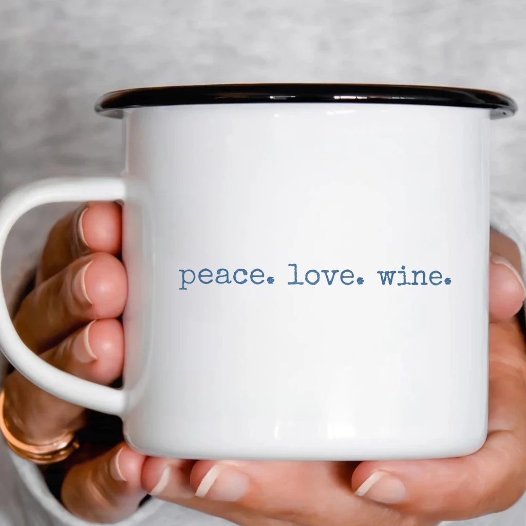 Smaltový plecháček - peace. love. wine.